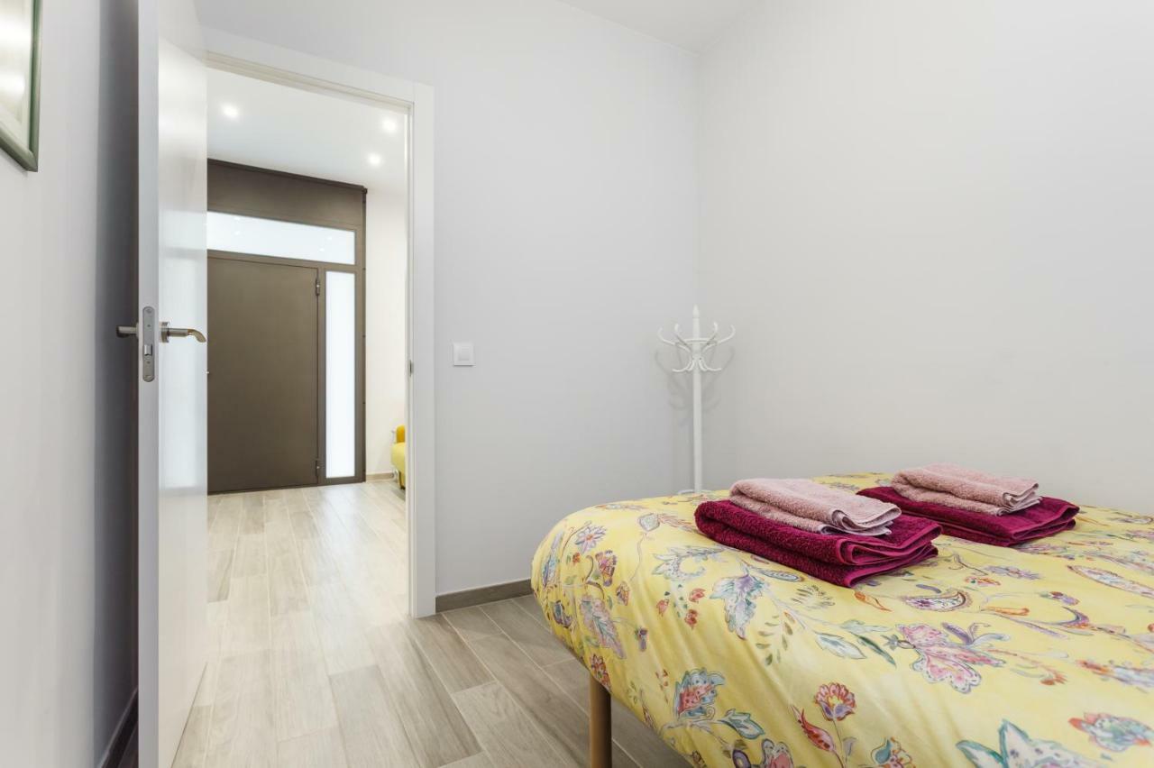 Beautiful Apartment 20 Minutes From City Center L'Hospitalet de Llobregat Bagian luar foto