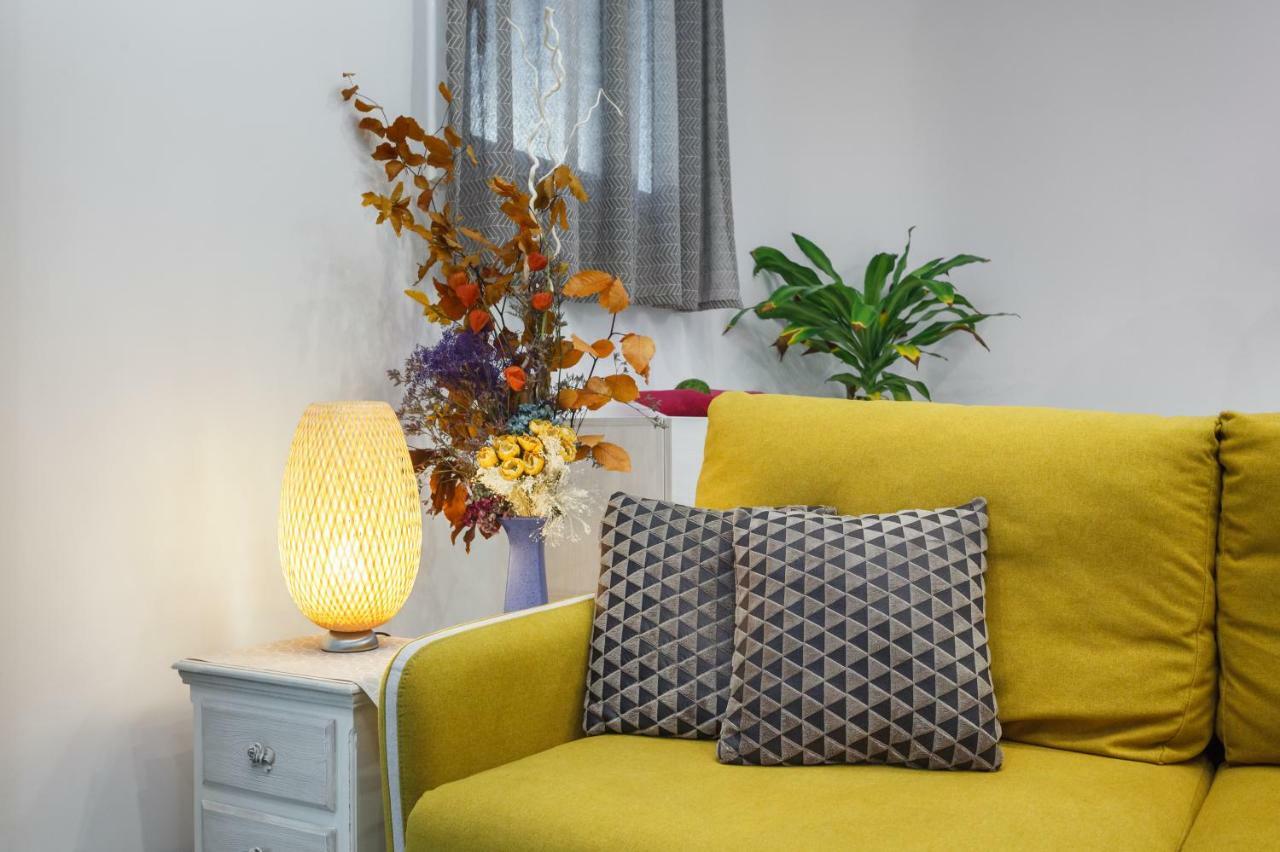 Beautiful Apartment 20 Minutes From City Center L'Hospitalet de Llobregat Bagian luar foto