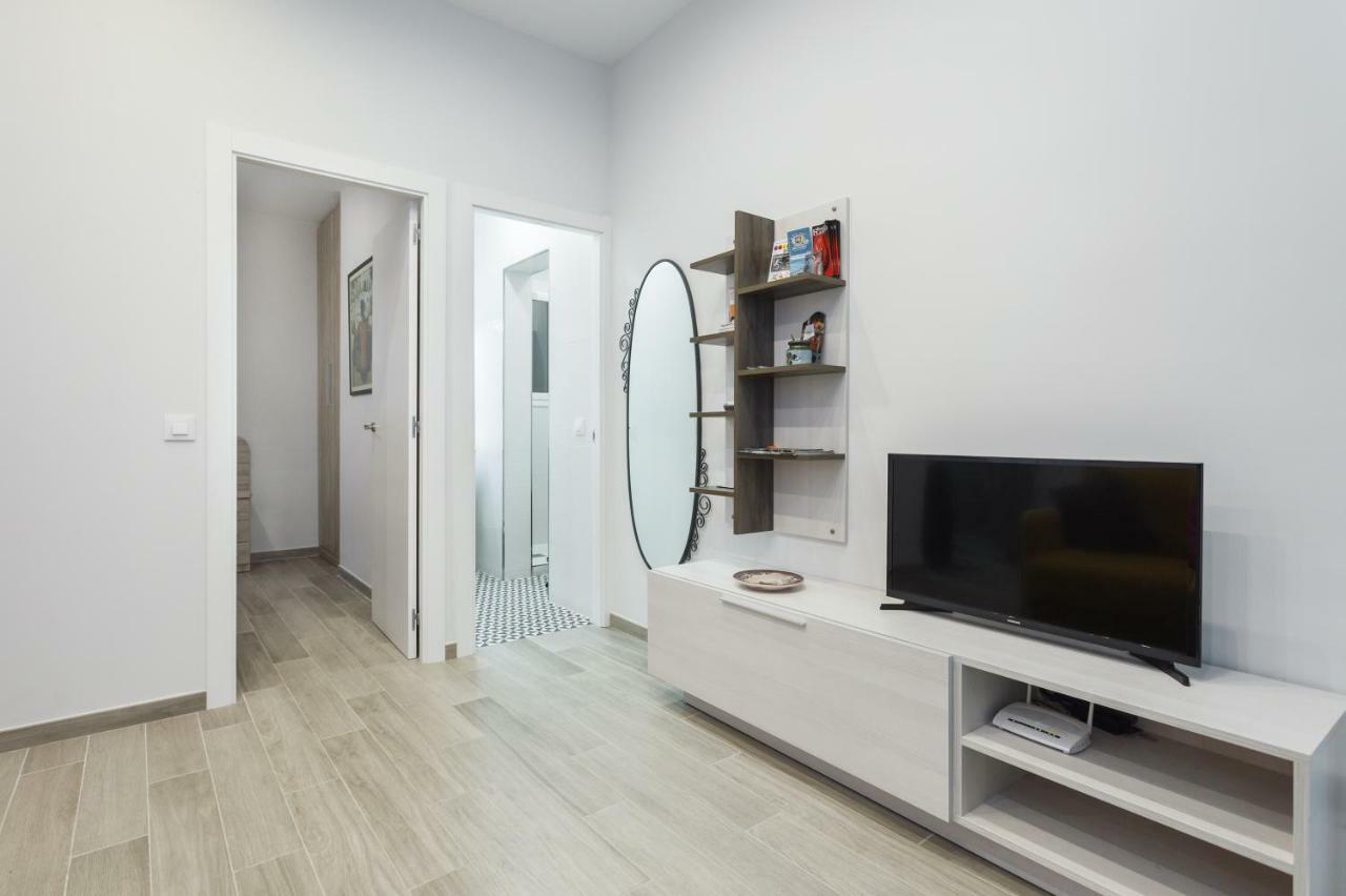Beautiful Apartment 20 Minutes From City Center L'Hospitalet de Llobregat Bagian luar foto
