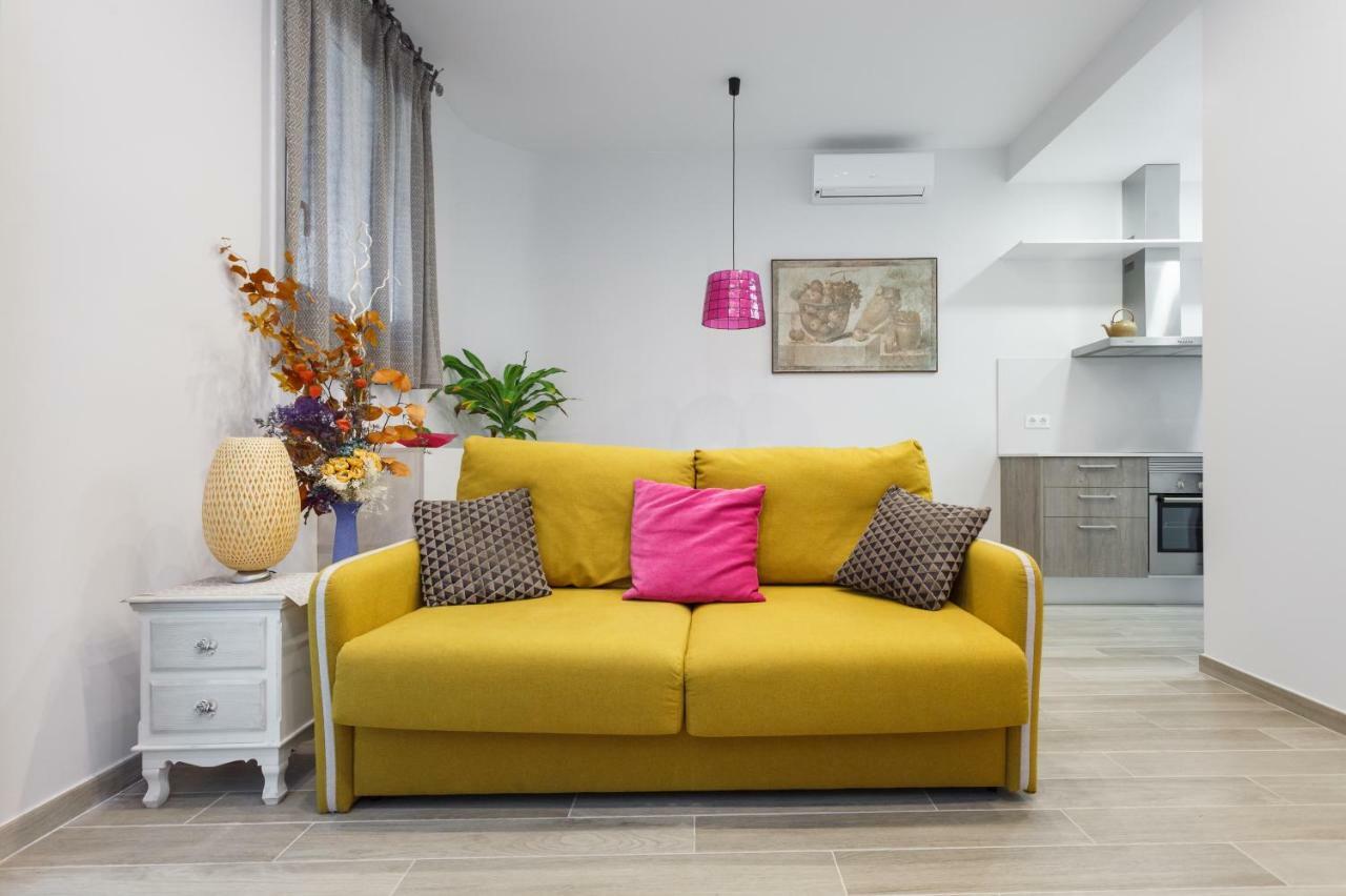 Beautiful Apartment 20 Minutes From City Center L'Hospitalet de Llobregat Bagian luar foto