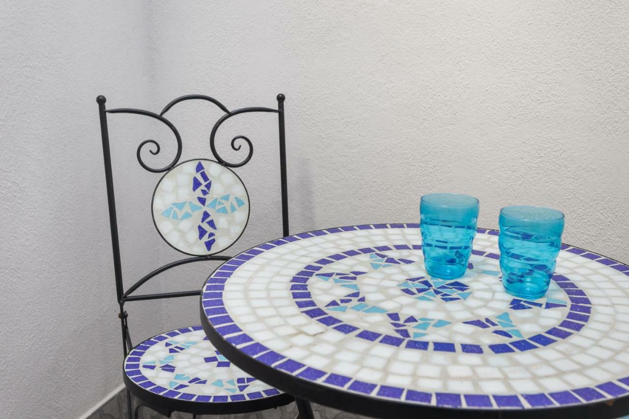 Beautiful Apartment 20 Minutes From City Center L'Hospitalet de Llobregat Bagian luar foto