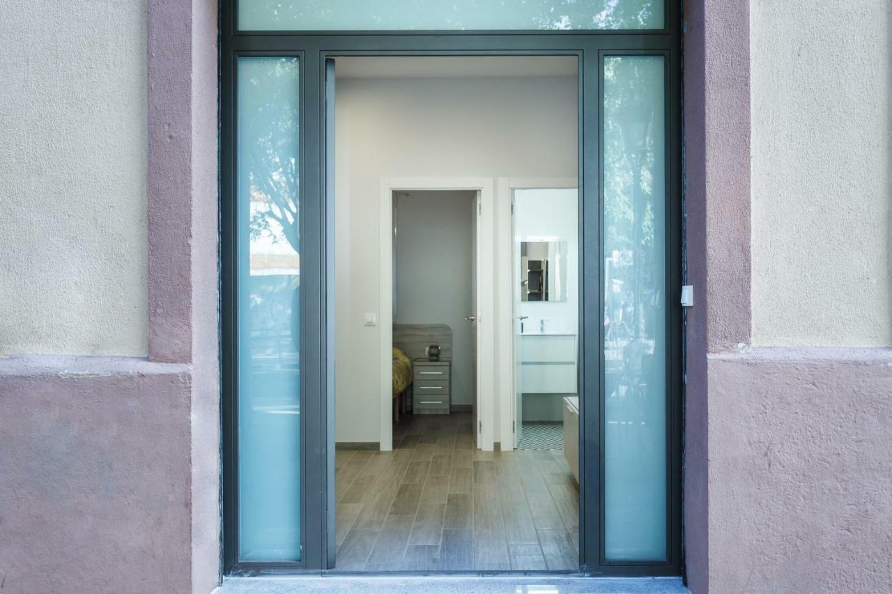 Beautiful Apartment 20 Minutes From City Center L'Hospitalet de Llobregat Bagian luar foto